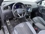 Volkswagen Tiguan 1.5 TSI R-Line Business | Pano dak | Trekhaak | IQ Light | Camera | 20'' | Stoelverwarming |