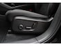 Volvo EC40 Twin Motor Performance Ultra Black Edition 82 kWh 360 Graden Camera | Harman/Kardon geluidsinstallatie | Adaptive Cruise control | Extra Getint Glas | Lichtmetalen velgen 20'' | Panoramisch dak | 360 Graden Camera | Sfeerverlichting | Verwarmbare voorstoelen