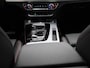 Audi Q5 2.0 TFSI e-hybrid quattro S edition Competition l Adaptive cruise control l Glazen panoramadak l Dodehoekdetectie l Head-up display l 360 graden camera l Elektrische voorstoelen l Stoelverwarming voor en achter l Airco l Navigatie l Optiekpakket zwart plus l Trekhaak l Apple Carplay / Android auto l  Privacy glas l