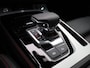 Audi Q5 2.0 TFSI e-hybrid quattro S edition Competition l Adaptive cruise control l Glazen panoramadak l Dodehoekdetectie l Head-up display l 360 graden camera l Elektrische voorstoelen l Stoelverwarming voor en achter l Airco l Navigatie l Optiekpakket zwart plus l Trekhaak l Apple Carplay / Android auto l  Privacy glas l