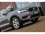 Volvo XC40 1.5 T3 Momentum Pro | NL auto | 2e eigenaar | BTW auto | Automaat | BLIS | Cruise control adaptief | Stoelverwarming | Navi | Camera | 163 pk | Voorruit verwarming | LED
