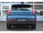 Volvo XC40 2.0 B4 Plus Dark | 2000 kg trekgewicht | Harman/Kardon Audio | Stoel & Stuurverwarming | Elektrische stoelen met geheugen | Dodehoek sensoren |