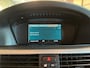 BMW 3-Serie 320i AUTOMAAT/CRUISE CONTROL/STOELVERWARMING/KANTEL/SCHUIFDAK/PARKEERSENSOREN V&A/CLIMA AIRCO/NAVIGATIE/LM-VELGEN