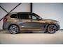 BMW X5 XDrive50e M-Sport Pro | Panorama | Meesturende Achteras | Trekhaak | Soft Close | 360 Camera | H/K | 22" | Stoel/Stuurverw.