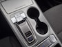 Hyundai Kona Electric EV Comfort Smart 39 kWh Automaat / Fabrieksgarantie tot 11-2027 / Batterijgarantie 8 jaar / Accu SOG 95,70% / Allseason banden / CCS snelladen / Stuur- & Stoelverwarming / Navigatie via Apple Carplay of Android Auto / Adaptief cruise control /