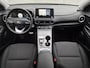 Hyundai Kona Electric EV Comfort Smart 39 kWh Automaat / Fabrieksgarantie tot 11-2027 / Batterijgarantie 8 jaar / Accu SOG 95,70% / Allseason banden / CCS snelladen / Stuur- & Stoelverwarming / Navigatie via Apple Carplay of Android Auto / Adaptief cruise control /