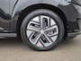 Hyundai Kona Electric EV Comfort Smart 39 kWh Automaat / Fabrieksgarantie tot 11-2027 / Batterijgarantie 8 jaar / Accu SOG 95,70% / Allseason banden / CCS snelladen / Stuur- & Stoelverwarming / Navigatie via Apple Carplay of Android Auto / Adaptief cruise control /