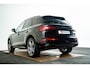 Audi Q5 55 TFSI e S edition Trekhaak - Privacy glas - Optiekpakket zwart plus - Zonwering - Comfort interieurvoorverwarming - MMI navigatie plus - Achterbank plus - Sportstoelen - Stoelen vΓ³Γ³r verwarmbaar -