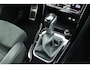 Volkswagen T-Roc 1.5 TSI 150pk DSG R-Line Edition Trekhaak Camera Stoelverwarming Virtual Cockpit Navigatie