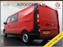 Opel Vivaro D126pk L2H1 Dubbele Cabine Euro 6 Navi Airco Trekhaak Camera Cruise Control Bluetooth Pdc 5-Persoons Betonplex Vloer Wandbetimmering Schuifdeur Regen-Lichtsensor 1.6CDTI 1e Eigenaar Origineel Nederlandse Auto Dealeronderhouden 2.000kg trekvermogen