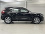 Volvo XC40 2.0 T4 R-Design / NL Auto / Leder/Alcantara Bekleding / Navigatie / Elektrische Kofferbak / Camera / Adaptive Cruise Control / 20 Inch Velgen /