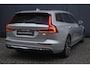 Volvo V60 2.0 T8 Plug-in hybrid AWD Plus Bright | Trekhaak | Verwarmbare voorruit | Pilot Assist | Park Assist