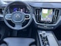 Volvo XC60 2.0 T6 Recharge 340 pk AWD Inscription Exclusive Trekhaak Panoramadak Navigatie Blis 20 Inch Velgen Harman Kardon Pilot Assist ACC Head Up Display DAB Carplay Getint Glas NL Auto Plug-in Hybride 1e Eigenaar BTW Auto