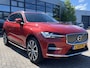 Volvo XC60 2.0 T6 Recharge 340 pk AWD Inscription Exclusive Trekhaak Panoramadak Navigatie Blis 20 Inch Velgen Harman Kardon Pilot Assist ACC Head Up Display DAB Carplay Getint Glas NL Auto Plug-in Hybride 1e Eigenaar BTW Auto