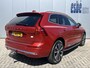 Volvo XC60 2.0 T6 Recharge AWD Inscription Exclusive Trekhaak Panoramadak Navigatie Blis 20 Inch Velgen Harman Kardon Pilot Assist ACC Head Up Display DAB Carplay Getint Glas NL Auto Plug-in Hybride 1e Eigenaar BTW Auto