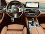 BMW 5-Serie 530e M-Sport Plus Panoramadak Driving Ass Prof Keyless Rondzicht Camera Elek Stoelen Stoel + Stuurverwarming ACC DAB Head-Up Shadow Line BTW Tansanit Plug In Hybride 1e Eigenaar BTW Auto