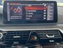 BMW 5-Serie Touring 530e M-Sport Panoramadak Driving Ass Prof Keyless Rondzicht Camera Elek Stoelen Stoel + Stuurverwarming ACC DAB Head-Up Shadow Line BTW Tansanit Blauw ! Plug In Hybride 1e Eigenaar BTW Auto