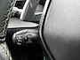 Peugeot 2008 1.2 Hybrid GT 145pk Automaat | Navigatie | Climate Control | Cruise Control | Camera | LED | 17"LMV | Keyless Entry/Start | Sfeerverlichting |