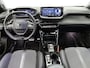 Peugeot 2008 1.2 Hybrid GT 145pk Automaat | Navigatie | Climate Control | Cruise Control | Camera | LED | 17"LMV | Keyless Entry/Start | Sfeerverlichting |