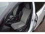 Peugeot e-2008 EV GT-Line 50 kWh | Pano | Camera | Keyless | DAB | Stoelverwarming | Carplay | Full LED