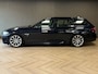 BMW 5-Serie Touring 520i High Executive AUT. M-PAKKET PANO DEALERONDERH. PARKEERSENSOREN VOOR EN ACHTER CRUISE CONTROL NAVI STOELV
