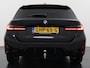 BMW 3-Serie Touring 320e VAN € 42.899,- VOOR € 39.877,- UW LENTEVOORDEEL: €3.022,-! | M-SPORT | FACELIFT| PANO|1.STE EIGENAAR, DEALER OH. | LEER | ELEK. TREKHAAK| FABRIEKSGARANTIE T/M 08 2027| LEER| STOELVERWARMING| 19 INCH! SUPER COMPLEET!