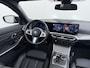 BMW 3-Serie Touring 320e VAN € 42.899,- VOOR € 39.877,- UW LENTEVOORDEEL: €3.022,-! | M-SPORT | FACELIFT| PANO|1.STE EIGENAAR, DEALER OH. | LEER | ELEK. TREKHAAK| FABRIEKSGARANTIE T/M 08 2027| LEER| STOELVERWARMING| 19 INCH! SUPER COMPLEET!