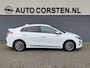Hyundai Ioniq Comfort EV 40kWh SOH 99.7% !! NWE MODEL Warmtepomp Navi Ecc Camera Adap.Cruise Stoelverwarming Pdc Apple Carplay/Android Auto Lane Assist Isofix Keyless Led I-key Regensensor Rijstrooksensor Origineel Nederlandse Auto
