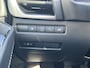 Nissan Qashqai 1.3 MHEV Tekna / NL Auto / Apple Carplay & Android Auto / Navigatie / Head-up Display / Trekhaak ( trekgewicht 1.400 KG ) / Elektrisch verstelbare bestuurdersstoel / Panoramadak / Dual Zone Climate Control / Adaptive Cruise Control /