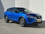 Nissan Qashqai 1.3 MHEV Tekna / NL Auto / Apple Carplay & Android Auto / Navigatie / Head-up Display / Trekhaak ( trekgewicht 1.400 KG ) / Elektrisch verstelbare bestuurdersstoel / Panoramadak / Dual Zone Climate Control / Adaptive Cruise Control /