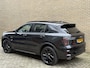 Lynk & Co 01 1.5 PHEV 261pk | Blackline | 360 camera | Adaptieve cruise | Lane assist | Panoramadak | Navigatie | Apple CarPlay / Android auto | 20 inch LMV | Virtual cockpit | Infinity sound | LED | DAB | Dodehoekdetectie | Elektrische achterklep | Dealeronderhouden | Origineel NL auto NAP!