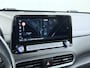 Hyundai Kona Electric EV 64kWh 204pk SOH 100% Premium Leer Warmtepomp Head-Up Display Apple Carplay Android Navi Camera Elektr.Stoelen+Leer+Verwarmd+Gekoeld Adaptive Cruise/Stop&Go Forward-Collision-Avoidance-Assist (FCA) Led Keyless DAB+ Keyless Krell®-Audio Pdc Subwoofer Bluetooth Dodehoek detector Privacy Glas Rijstrooksensor 1e Eigenaar Origineel Nederlandse Auto  € 48.210 nieuw!
