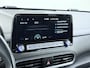 Hyundai Kona Electric EV 64kWh 204pk SOH 100% Premium Leer Warmtepomp Head-Up Display Apple Carplay Android Navi Camera Elektr.Stoelen+Leer+Verwarmd+Gekoeld Adaptive Cruise/Stop&Go Forward-Collision-Avoidance-Assist (FCA) Led Keyless DAB+ Keyless Krell®-Audio Pdc Subwoofer Bluetooth Dodehoek detector Privacy Glas Rijstrooksensor 1e Eigenaar Origineel Nederlandse Auto  € 48.210 nieuw!