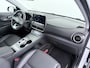 Hyundai Kona Electric EV 64kWh 204pk SOH 100% Premium Leer Warmtepomp Head-Up Display Apple Carplay Android Navi Camera Elektr.Stoelen+Leer+Verwarmd+Gekoeld Adaptive Cruise/Stop&Go Forward-Collision-Avoidance-Assist (FCA) Led Keyless DAB+ Keyless Krell®-Audio Pdc Subwoofer Bluetooth Dodehoek detector Privacy Glas Rijstrooksensor 1e Eigenaar Origineel Nederlandse Auto  € 48.210 nieuw!