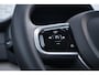 Volvo XC90 2.0 T8 Plug-in hybrid AWD Ultra Dark | Adaptieve Cruise Control | Luchtvering | Trekhaak | Panoramadak | Bowers & Wilkins Audio | Nappa Lederen Bekleding | Stoel-/Stuurverwarming | 360 Parkeercamera | 21" Velgen | Stoelventilatie | Massagefuntie voorstoelen |