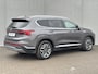 Hyundai Santa Fe 1.6 T-GDI PHEV Premium Sky / Dealer Onderhouden / Fabrieksgarantie tot 11-2027 /Lederen interieur / Schuif-kanteldak / 1.350 kg Trekgewicht / Verwarmde stoelen + stuurwiel + gekoelde stoelen / Keyless entry / Navigatie / Camera / LMV / HUD /