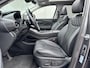 Hyundai Santa Fe 1.6 T-GDI PHEV Premium Sky / Dealer Onderhouden / Fabrieksgarantie tot 11-2027 /Lederen interieur / Schuif-kanteldak / 1.350 kg Trekgewicht / Verwarmde stoelen + stuurwiel + gekoelde stoelen / Keyless entry / Navigatie / Camera / LMV / HUD /