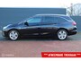 Opel Astra Sports Tourer 1.4 Turbo 150 PK Online Edition, Stoel-stuurverwarming, Trekhaak, Sportstoelen, Pdc voor + achter, Donker glas