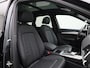 Audi Q5 2.0 TFSI e-hybrid quattro Advanced edition l Adaptive cruise control l Glazen panoramadak l Head-up display l Stoelverwarming l Elektrisch bedienbare bestuurdersstoel met geheugen l Navigatie l Elektrisch verstelbaar stuur l Trekhaak l Privacy glas