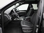 Audi Q5 2.0 TFSI e-hybrid quattro Advanced edition l Adaptive cruise control l Glazen panoramadak l Head-up display l Stoelverwarming l Elektrisch bedienbare bestuurdersstoel met geheugen l Navigatie l Elektrisch verstelbaar stuur l Trekhaak l Privacy glas