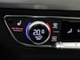 Audi Q5 2.0 TFSI e-hybrid quattro Advanced edition l Adaptive cruise control l Glazen panoramadak l Head-up display l Stoelverwarming l Elektrisch bedienbare bestuurdersstoel met geheugen l Navigatie l Elektrisch verstelbaar stuur l Trekhaak l Privacy glas