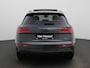 Audi Q5 2.0 TFSI e-hybrid quattro Advanced edition l Adaptive cruise control l Glazen panoramadak l Head-up display l Stoelverwarming l Elektrisch bedienbare bestuurdersstoel met geheugen l Navigatie l Elektrisch verstelbaar stuur l Trekhaak l Privacy glas
