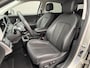 Hyundai Ioniq 5 Lounge 73kWh Automaat / 1.600 kg trekgewicht / 8 jaar Batterijgarantie / Accu SoH 100 % / CCS snelladen / Warmtepomp / HUD / Camera 360° / Leder / Elektrische stoelen & klep / Navigatie / Stuur-, stoel- & achterbankverwarming / 20" LM wielen /