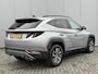 Hyundai Tucson 1.6 T-GDI HEV Comfort Smart / Navigatie / Adaptieve Cruise Control / Fabrieksgarantie t/m 10-2027 / Elektrisch bedienbare achterklep /