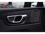 Volvo XC60 2.0 T6 Plug-in hybrid AWD Ultra Black Edition | Massage stoelen | Verwarmd/Geventileerd leder | Harman/Kardon | 360° Camera | Alarm | Stuurverwarming | Lederen Dashboard |