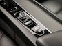 Volvo XC60 2.0 B5 AWD Inscription Sport 251Pk Automaat (APPLE CARPLAY, GROOT NAVI, STUUR/STOELVERWARMING, MEMORY SEATS, LEDER, CAMERA, ADAPTIVE CRUISE, TREKHAAK ELEKTRISCH, KEYLESS, NIEUWE APK, NIEUWSTAAT)
