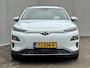 Hyundai Kona Electric EV Premium 64 kWh / Volledig Dealer Onderhouden / 8 jaar batterijgarantie tot 160.000km / SOH 100% / 3-Fase / Adaptieve cruise control / HUD / Lederen bekleding / Stoelverwarming, Stoelventilatie & Stuurverwarming / Apple carplay/Android auto /