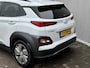 Hyundai Kona Electric EV Premium 64 kWh / Volledig Dealer Onderhouden / 8 jaar batterijgarantie tot 160.000km / SOH 100% / 3-Fase / Adaptieve cruise control / HUD / Lederen bekleding / Stoelverwarming, Stoelventilatie & Stuurverwarming / Apple carplay/Android auto /