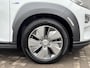 Hyundai Kona Electric EV Premium 64 kWh / Volledig Dealer Onderhouden / 8 jaar batterijgarantie tot 160.000km / SOH 100% / 3-Fase / Adaptieve cruise control / HUD / Lederen bekleding / Stoelverwarming, Stoelventilatie & Stuurverwarming / Apple carplay/Android auto /