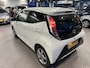 Toyota Aygo 1.0 VVT-i x-play Eerste Eig NAVI Achter uit rij Cam BJ 2015 !!!